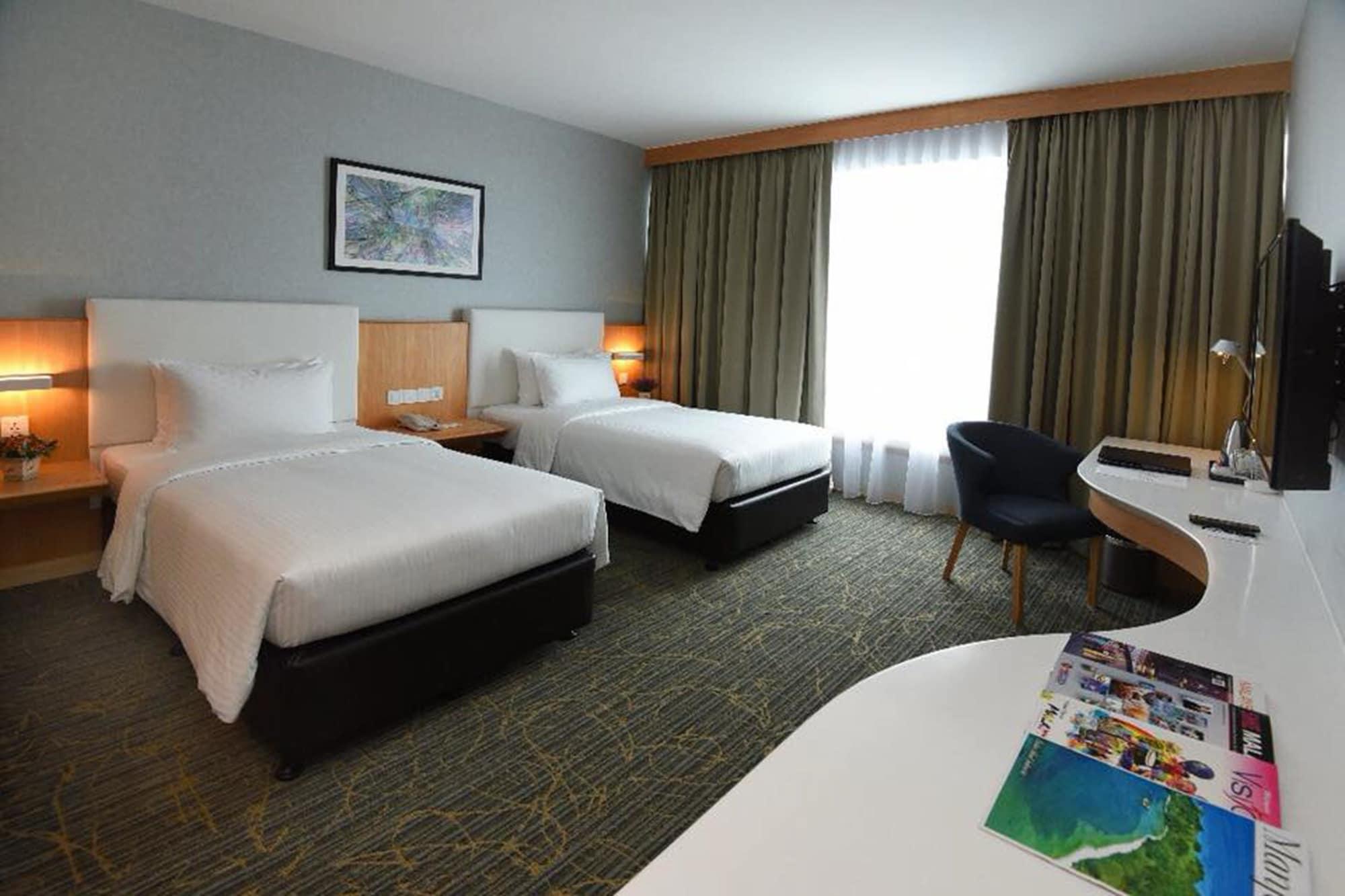 Centre Hotel 4*