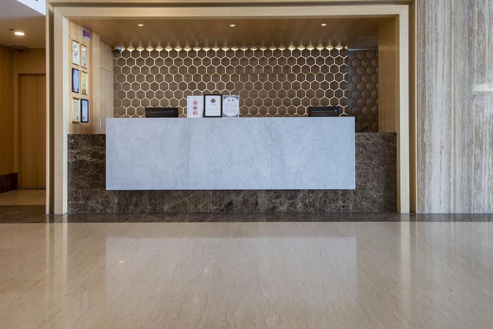 Centre 4* Johor Bahru