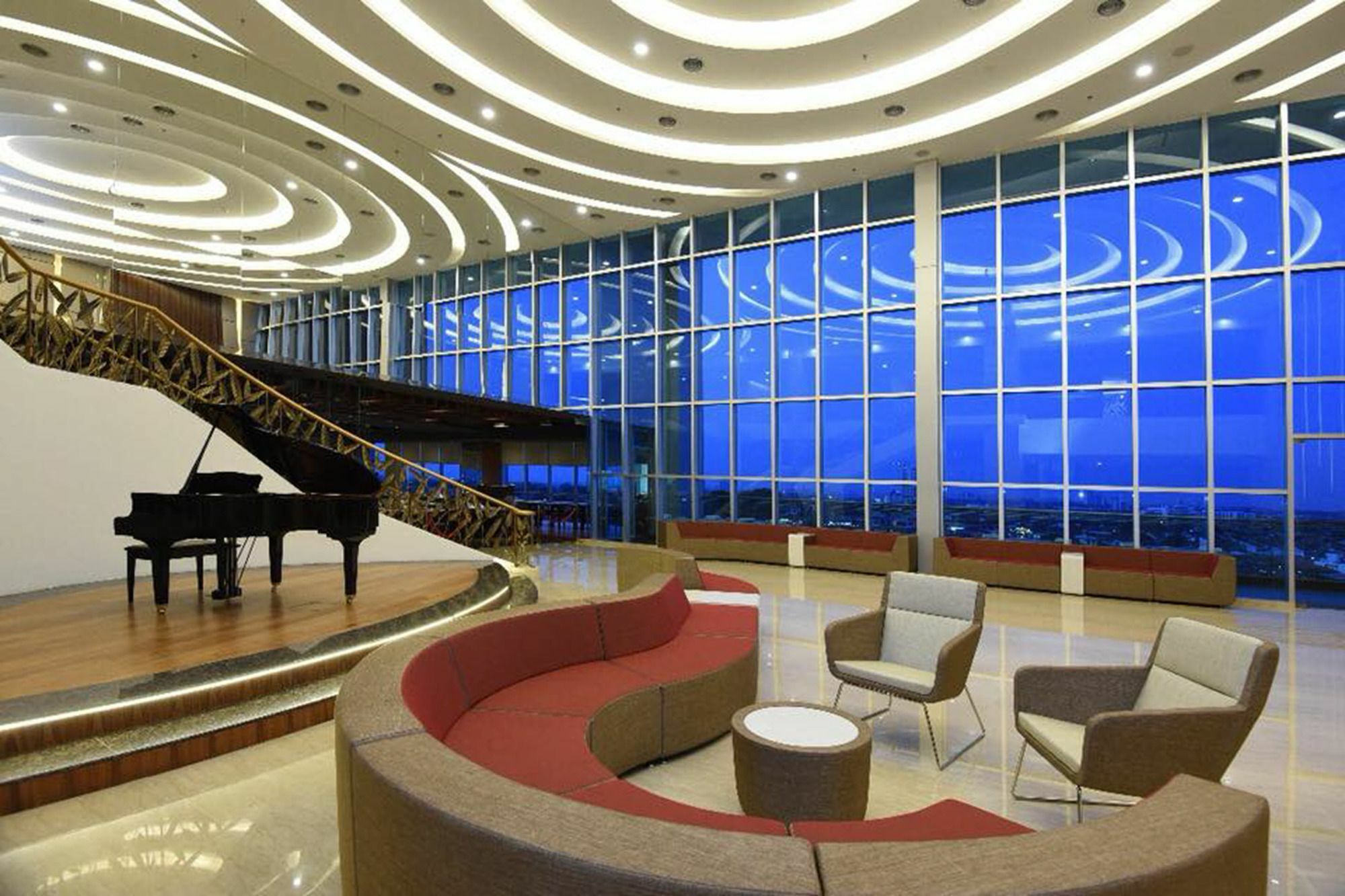Centre Hotel 4*